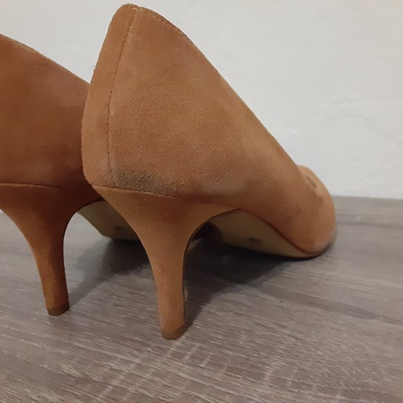 ALFANI STEP 'N FLEX TAN SUEDE HEELS SIZE 7 1/2 WITH 2 INCH HEEL - Picture 4 of 11